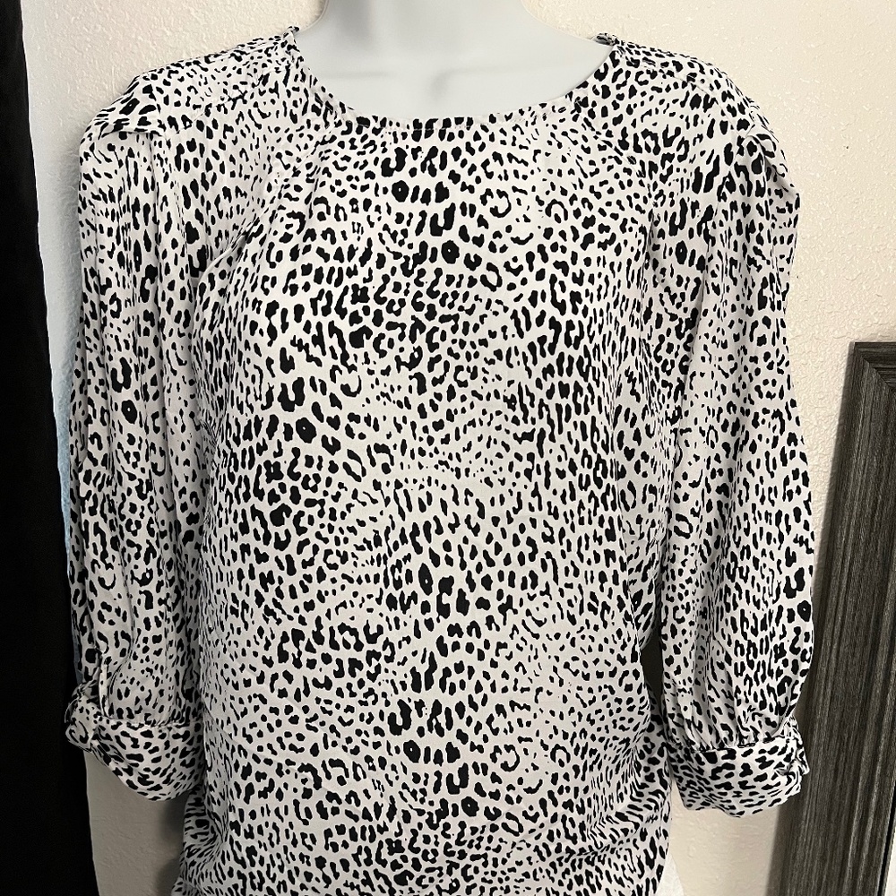 Worthington Black and White Leopard Dressy Blouse Medium